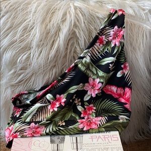 Love 💗 brand one shoulder workout crop top